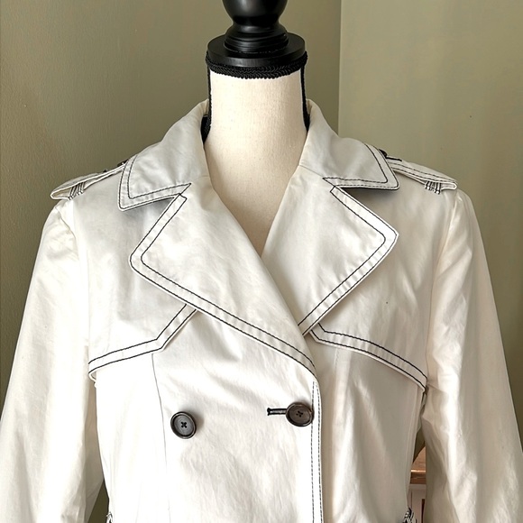 Banana Republic Trench Coat - Picture 3 of 13